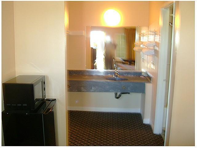 Hotel Corona Ca - Hwy 91 객실 사진